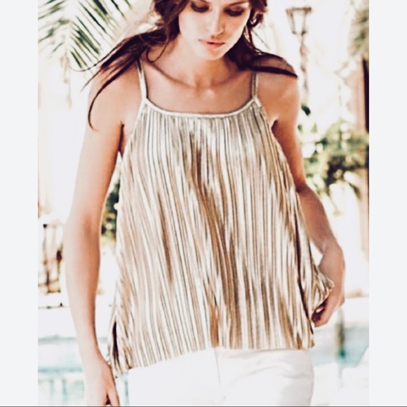 Tops - H&M Gold Foil Pleated Tank Top Flowy SZ M